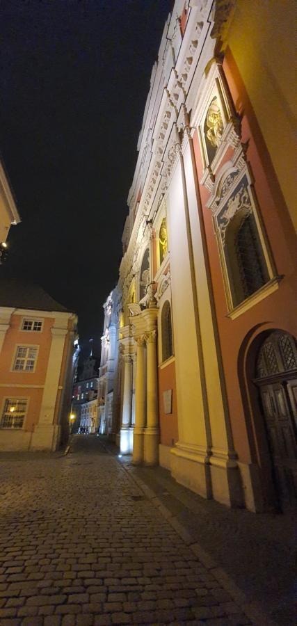Old Town Apartment Познань Екстер'єр фото